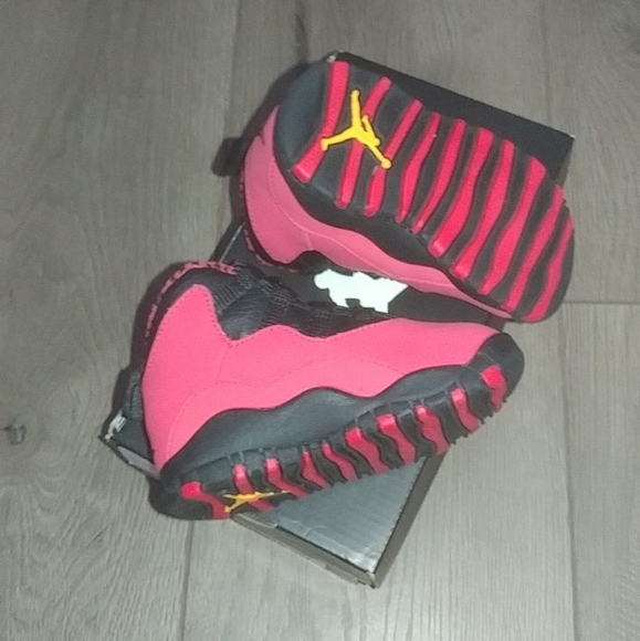 fusion red 10s